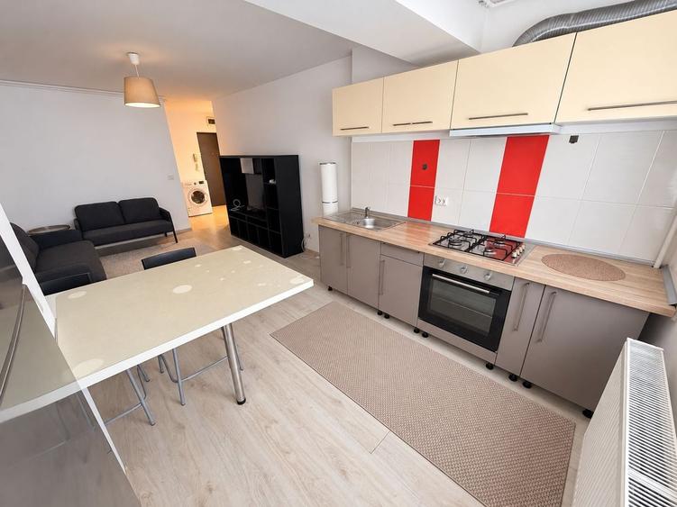 Apartament cu 2 camere semidecomandat, mobilat în Titan