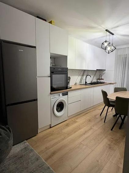 Apartament cu 3 camere decomandat, mobilat în Florești — fotografia 1