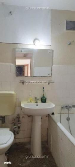Apartament cu 3 camere semidecomandat în Berceni — fotografia 3