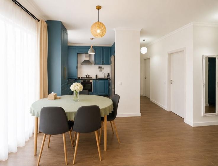 Apartament cu 3 camere decomandat în Chinteni