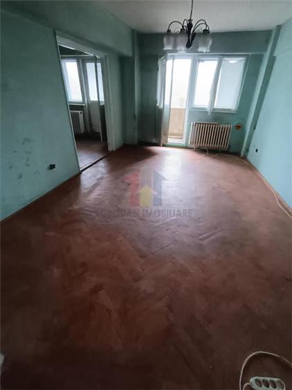 Apartament cu 4 camere decomandat în Călărași