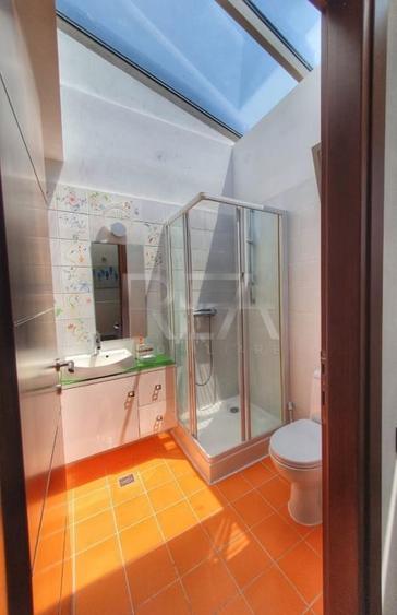 Apartament cu 5 camere decomandat în Matei Voievod