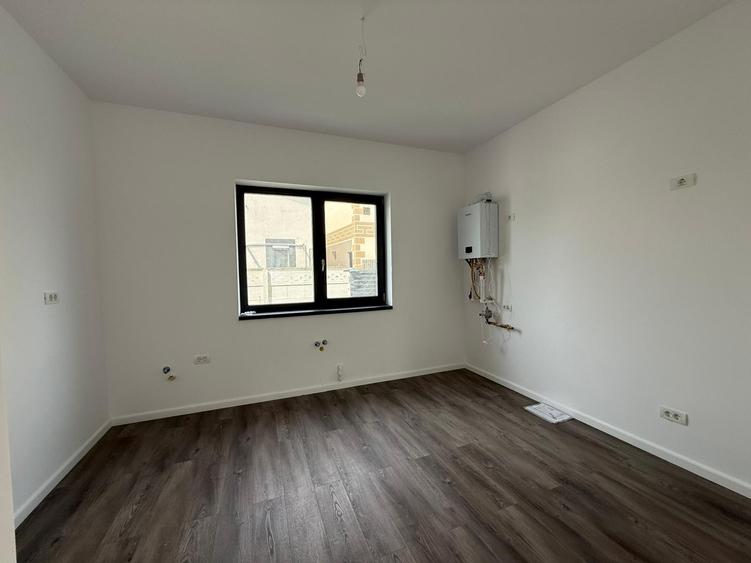 Casă individuală cu 4 camere cu Teren 400 Mp în Prelungirea Ghencea