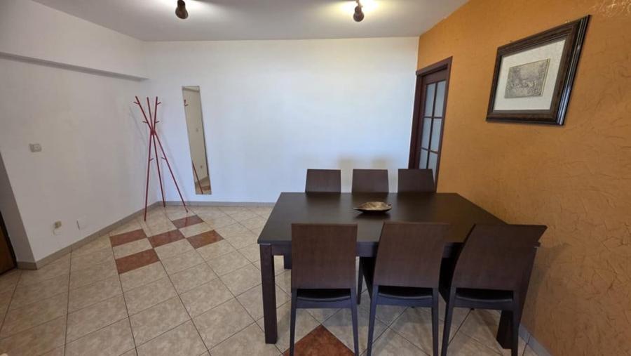 Apartament cu 3 camere semidecomandat în Unirii
