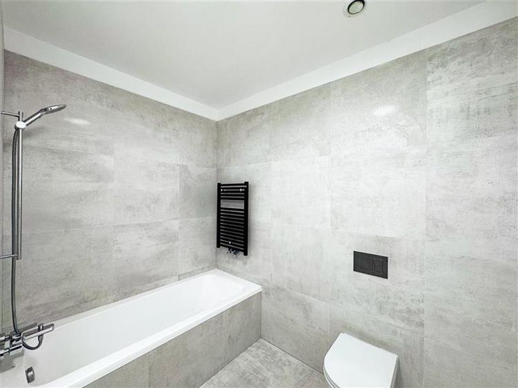 Apartament cu 2 camere semidecomandat, mobilat în Floreasca