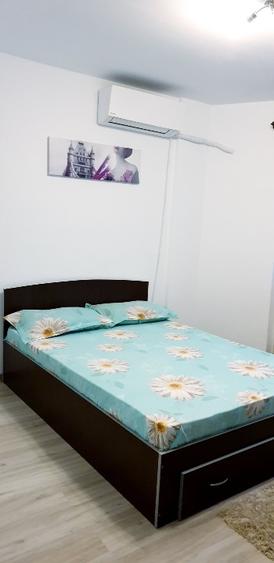 Apartament cu 3 camere decomandat, mobilat în Alexandru Obregia