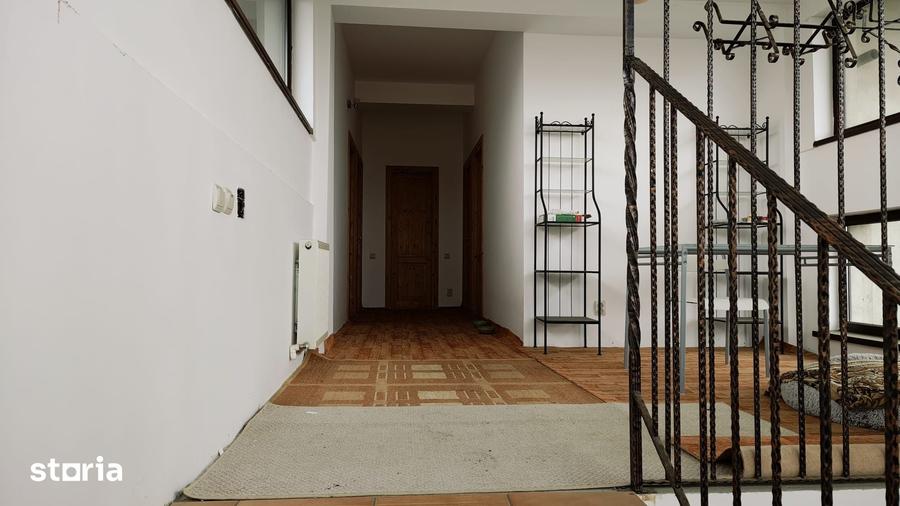 Casă cu Teren 1856 Mp în Central