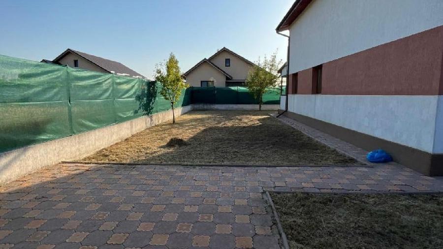 Casă individuală cu 5 camere cu Teren 378 Mp în Domnești