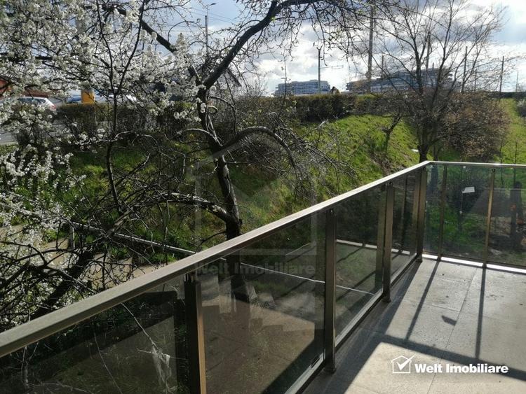 Apartament cu 3 camere semidecomandat în Mărăști