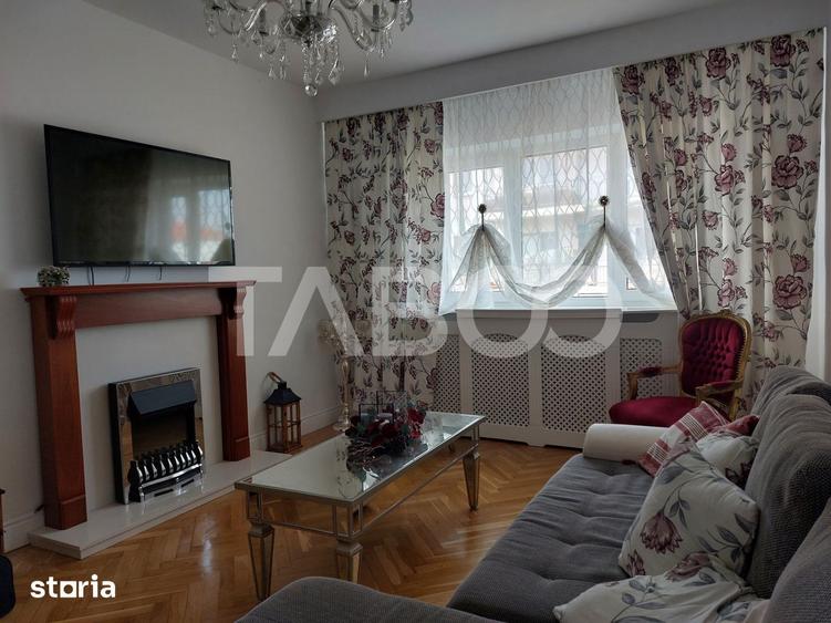 Apartament cu 3 camere decomandat, mobilat în Valea Aurie