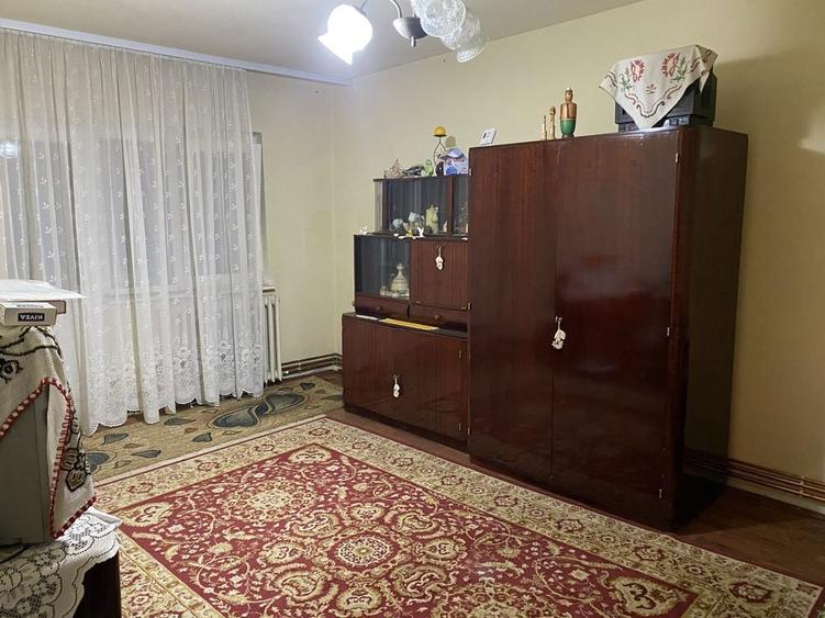 Apartament cu 4 camere decomandat în Ultracentral