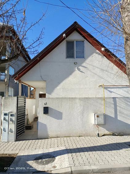 Casă cu 2 camere cu Teren 53 Mp în Central