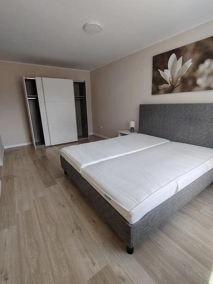 Apartament cu 3 camere semidecomandat în Florești