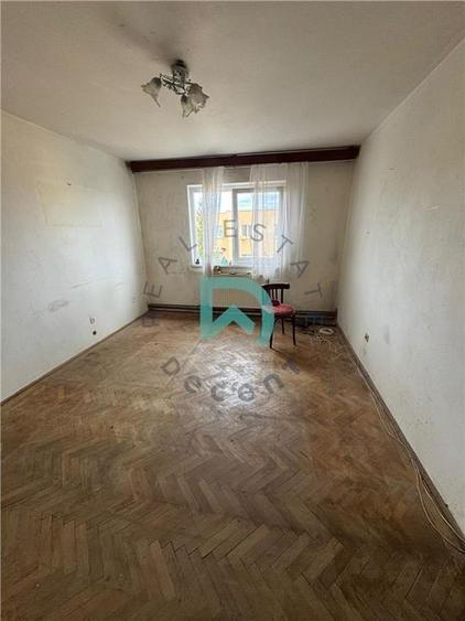 Apartament cu 2 camere semidecomandat în Florilor