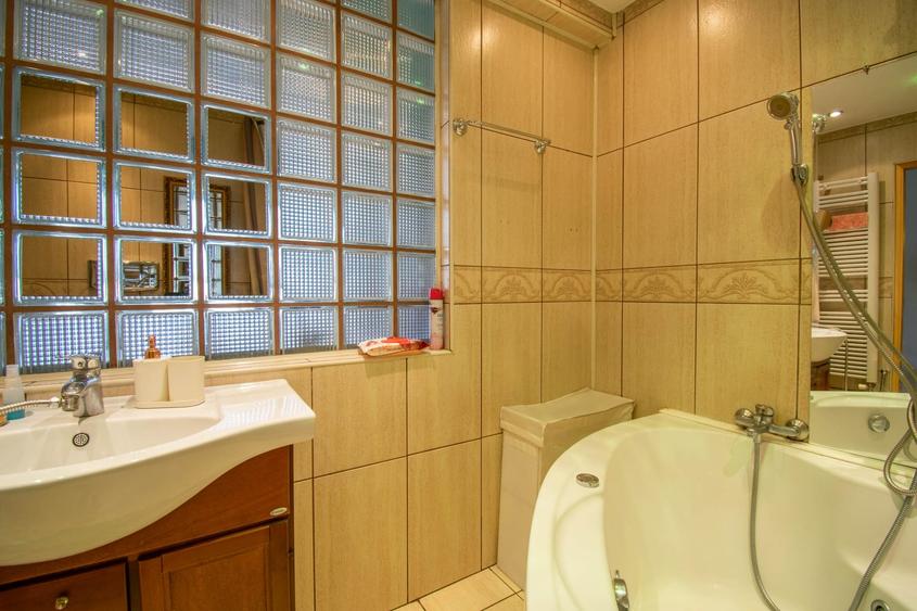 Apartament cu 2 camere decomandat, mobilat în Nerva Traian