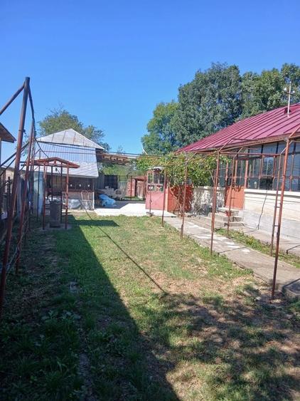 Casă cu 2 camere decomandat în Căldăraru