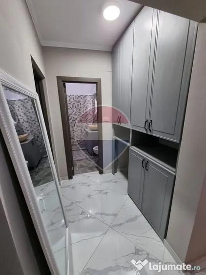 Apartament cu 2 camere decomandat în Intim