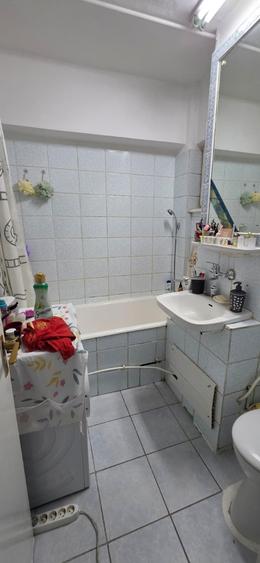 Apartament cu 3 camere decomandat în Letea