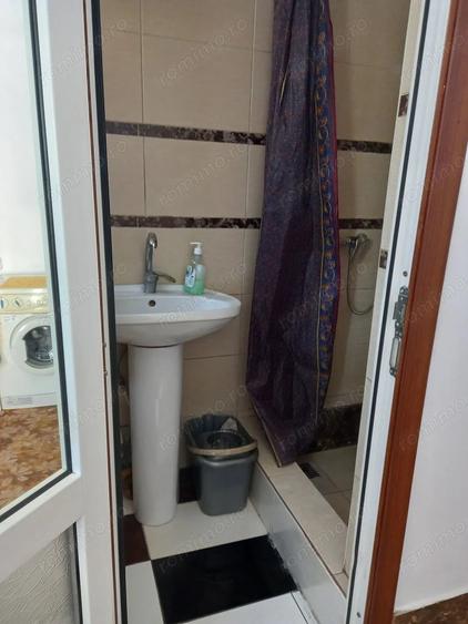 Ofer spre inchiriere garsoniera in zona Aparatorii Patriei - 1