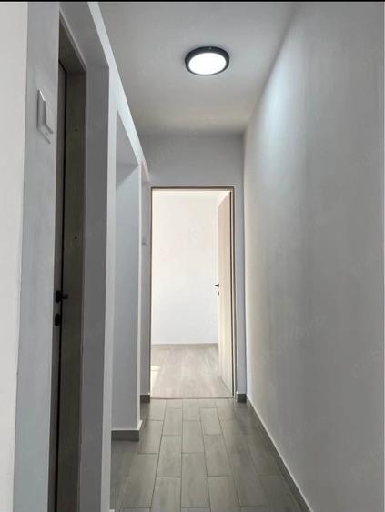 Apartament cu 3 camere semidecomandat în Milcov