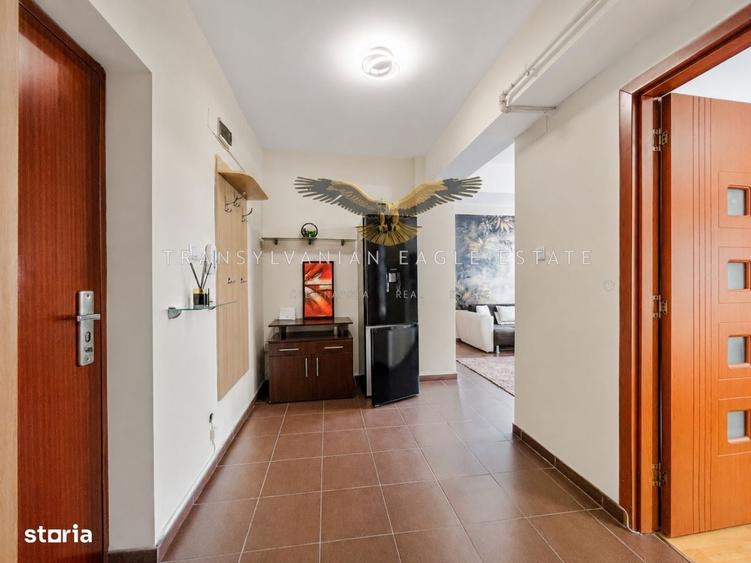 Apartament cu 3 camere semidecomandat în Semicentral