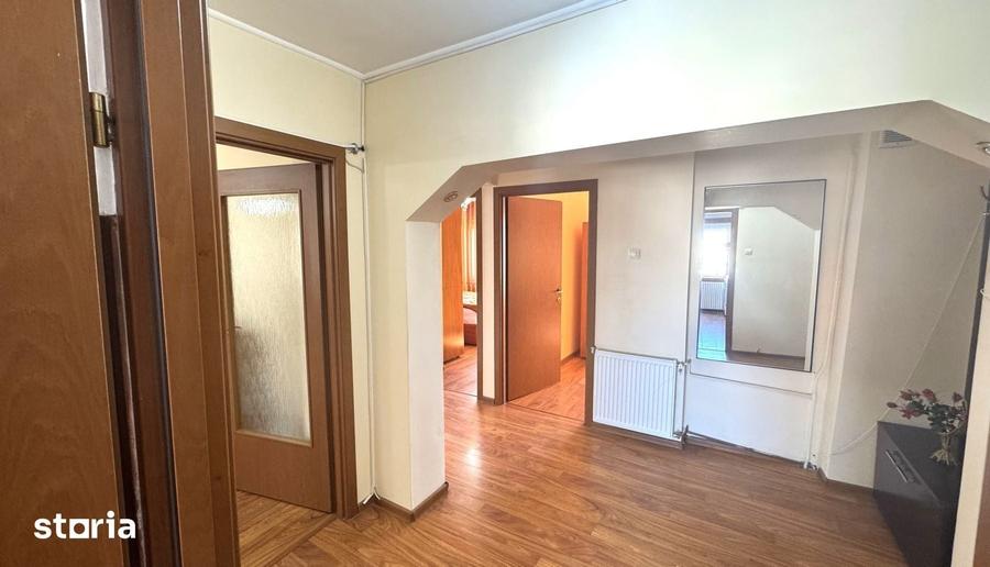 Apartament cu 3 camere decomandat în Cantacuzino