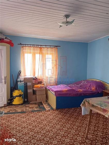 Casă cu 4 camere cu Teren 4239 Mp în Scobinți