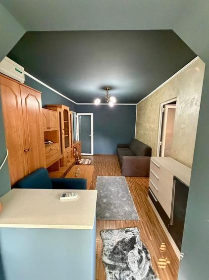 Apartament cu 2 camere semidecomandat, mobilat în Badea Cârțan