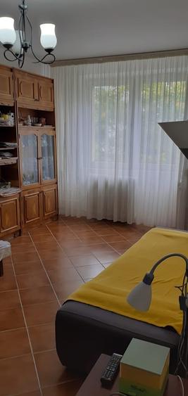 Apartament cu 3 camere decomandat în Dristor
