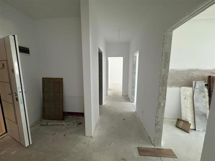 Apartament cu 3 camere decomandat în Nord