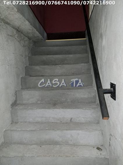 Casă individuală cu 6 camere cu Teren 10756 Mp în Exterior Sud