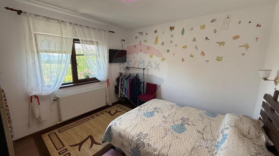 Casă individuală cu 3 camere cu Teren 1667 Mp în Răcoasa