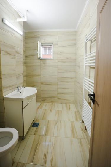 Apartament cu 4 camere decomandat în Ostroveni
