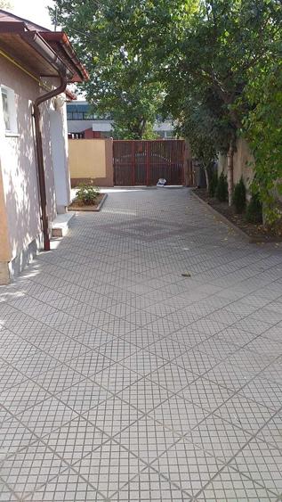 Casă cu 4 camere cu Teren 250 Mp în Giulești