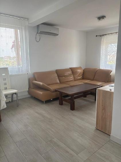 Apartament cu 3 camere decomandat în Chișoda