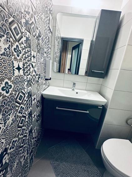 Apartament cu 3 camere decomandat în Crâng