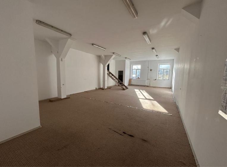 Casă cu 4 camere cu Teren 408 Mp în Central