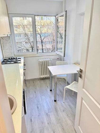 Apartament cu 2 camere semidecomandat, mobilat în Bucureștii Noi