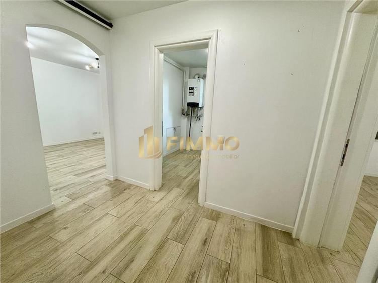 Birou, de 55 mp, în Central