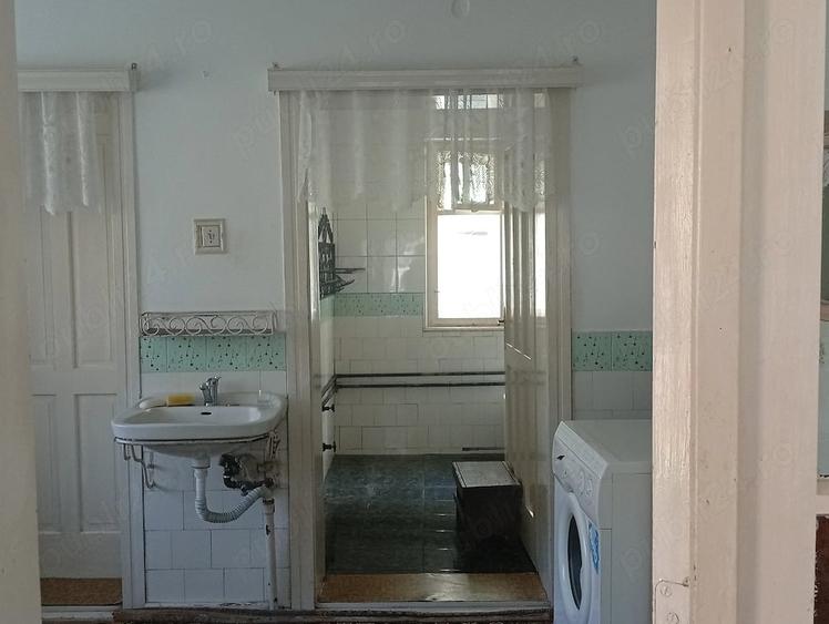 Casă cu 3 camere cu Teren 250 Mp în Vale