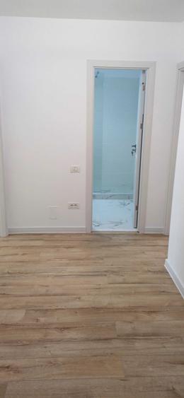 Apartament cu 2 camere decomandat în Trocadero
