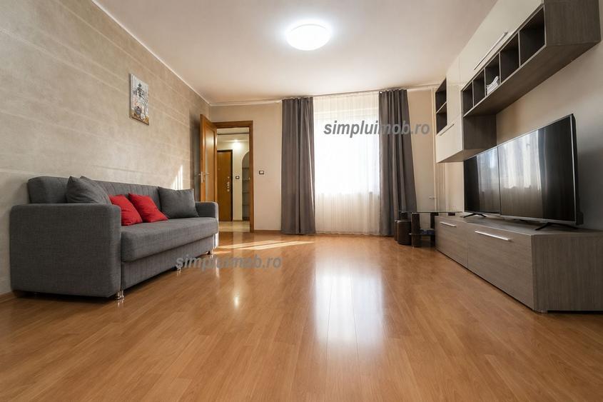 Apartament cu 3 camere semidecomandat, mobilat în Olteniței