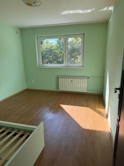 Apartament cu 4 camere semidecomandat în Militari