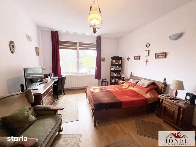 Casă cu 6 camere cu Teren 1631 Mp în Central