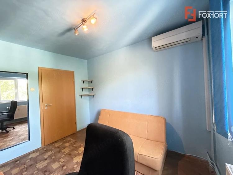 Apartament cu 3 camere semidecomandat în Dacia