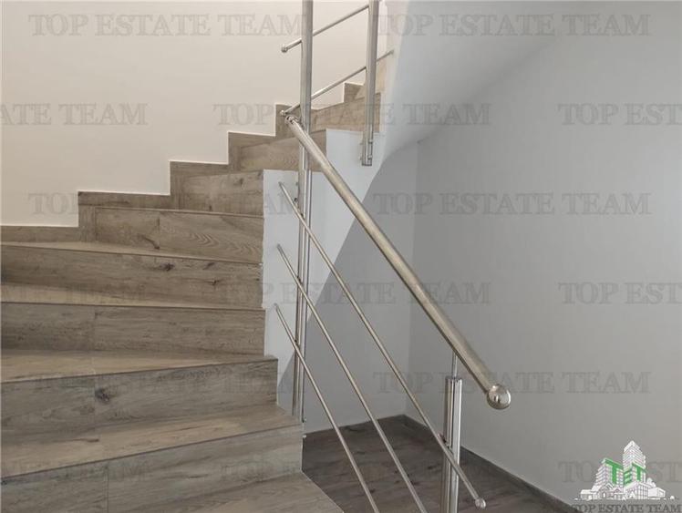 Duplex cu 4 camere cu Teren 300 Mp în Central