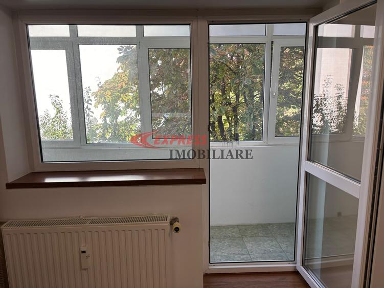 Apartament cu 3 camere decomandat în Dristor