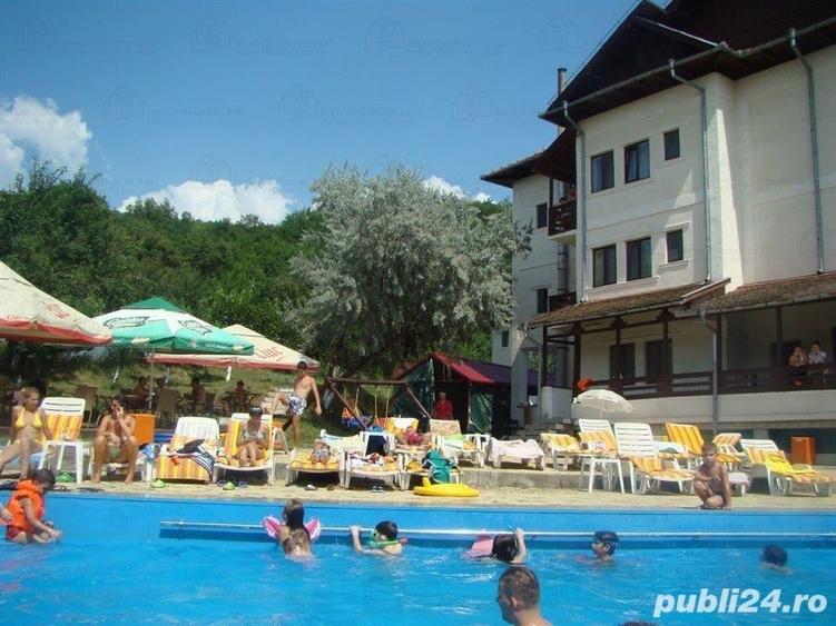 Spațiu comercial, de 1,000 mp, în Sărata