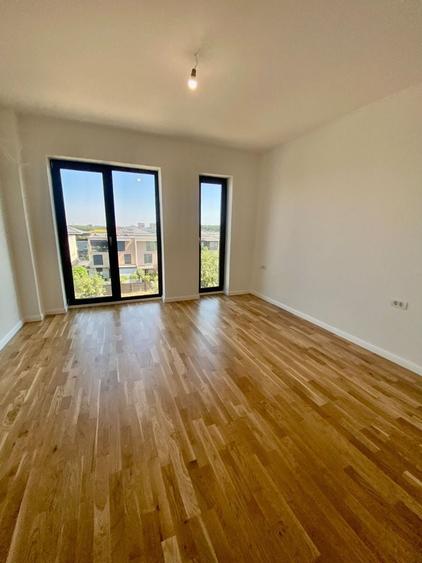 Apartament cu 3 camere decomandat în Exterior Est