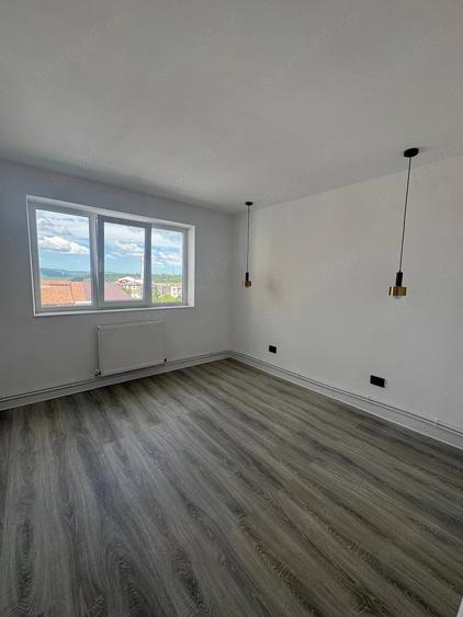 Apartament 2 camere Onesti, zona de sus - 3